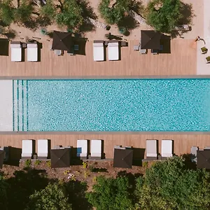 Domaine La Pierre Blanche Отель Эгальер
