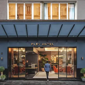 Pley **** París