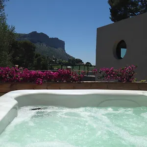 By Privee Dans Maison Familiale , Cassis Frankreich